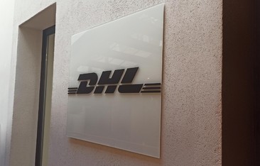 Stiprināšana uz distanceriem.